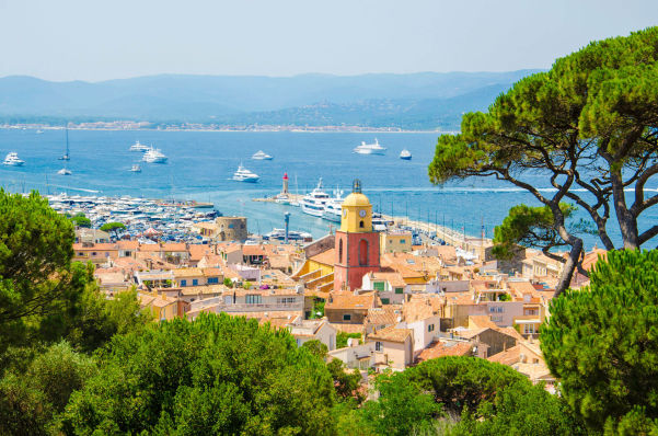 Aux Alentours